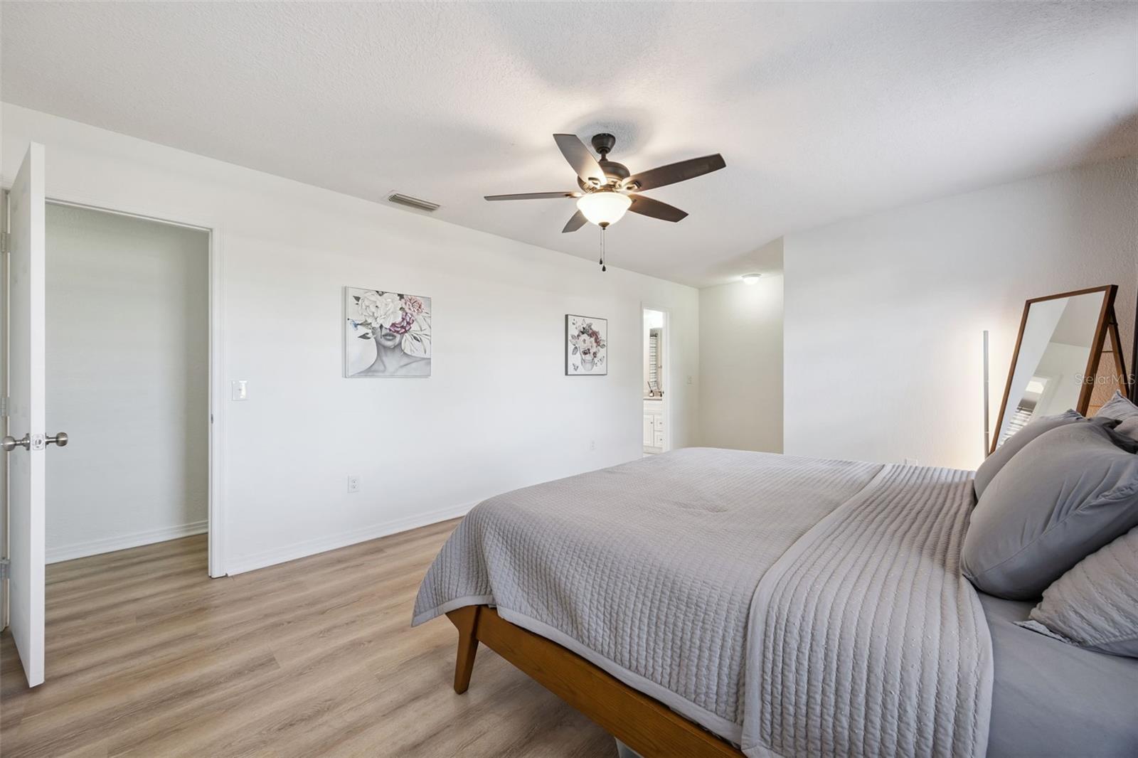 Image 28 of 63 For 136 Teriwood Court