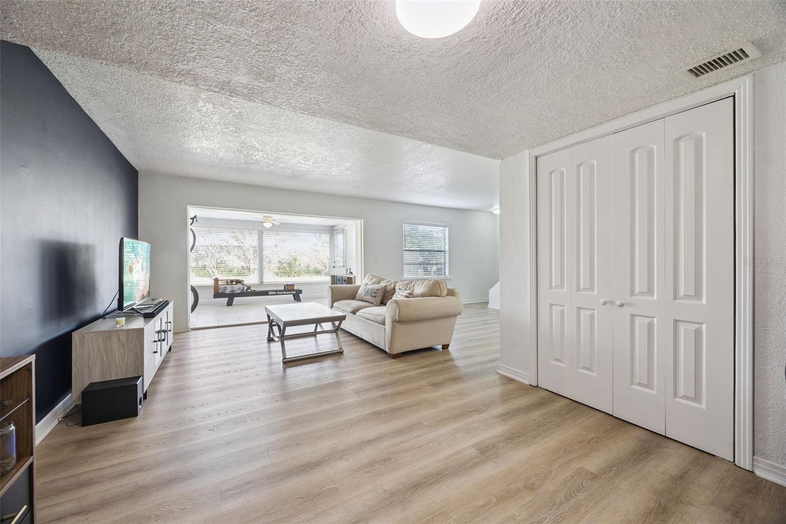 Image 9 of 63 For 136 Teriwood Court