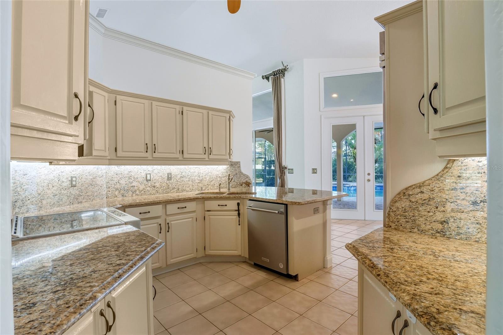 Image 11 of 47 For 7725 Apple Tree Circle