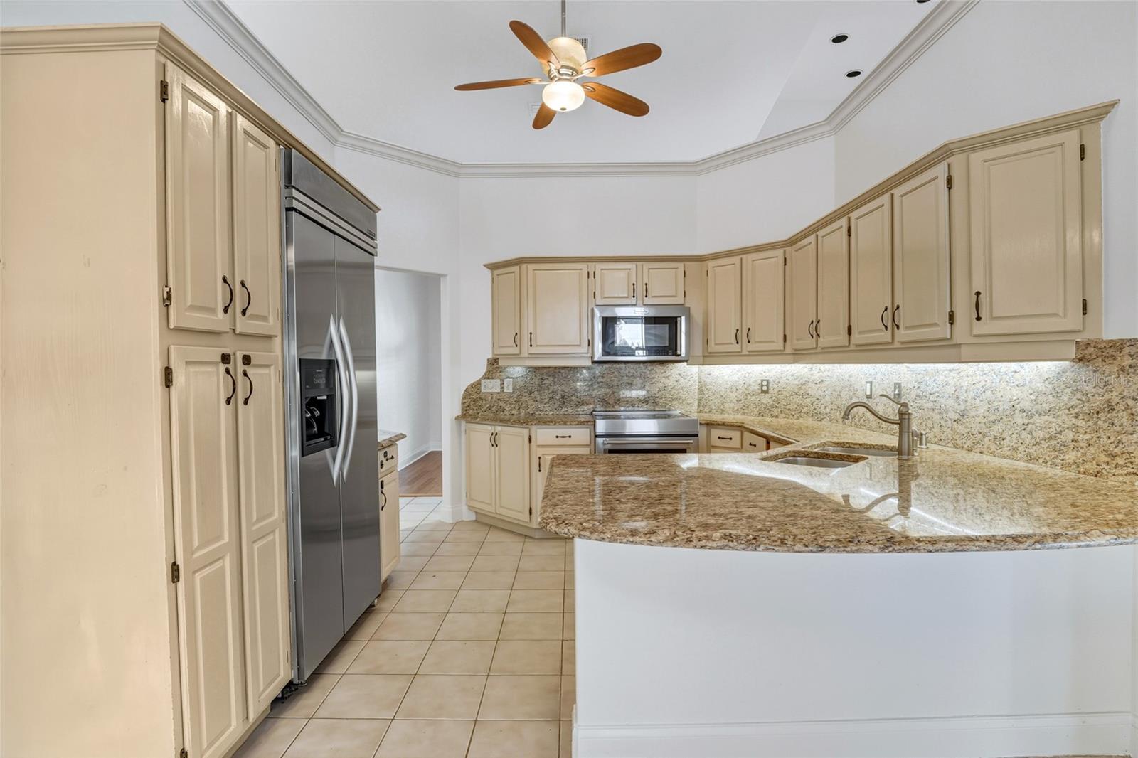 Image 12 of 47 For 7725 Apple Tree Circle