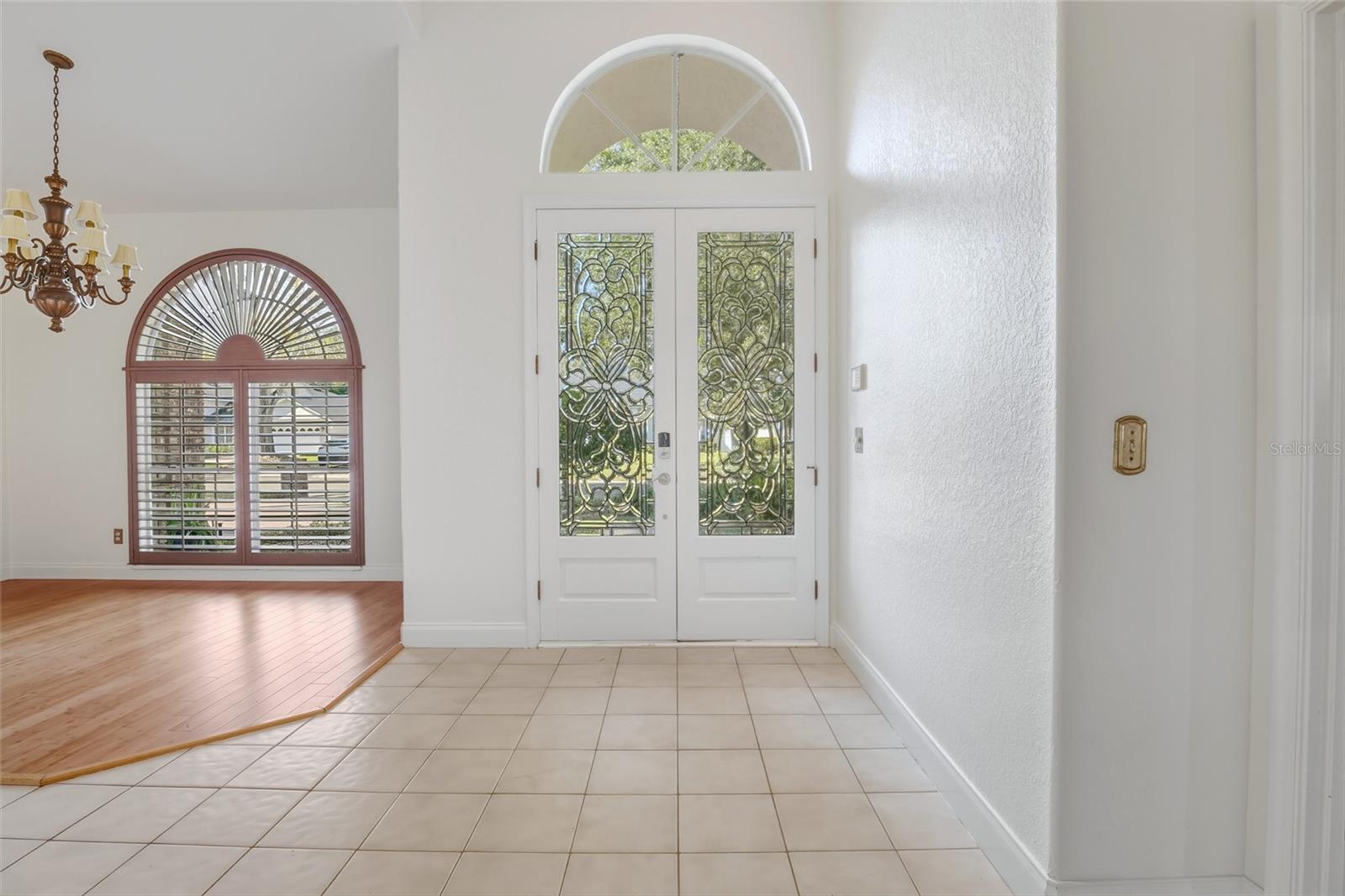 Image 14 of 47 For 7725 Apple Tree Circle