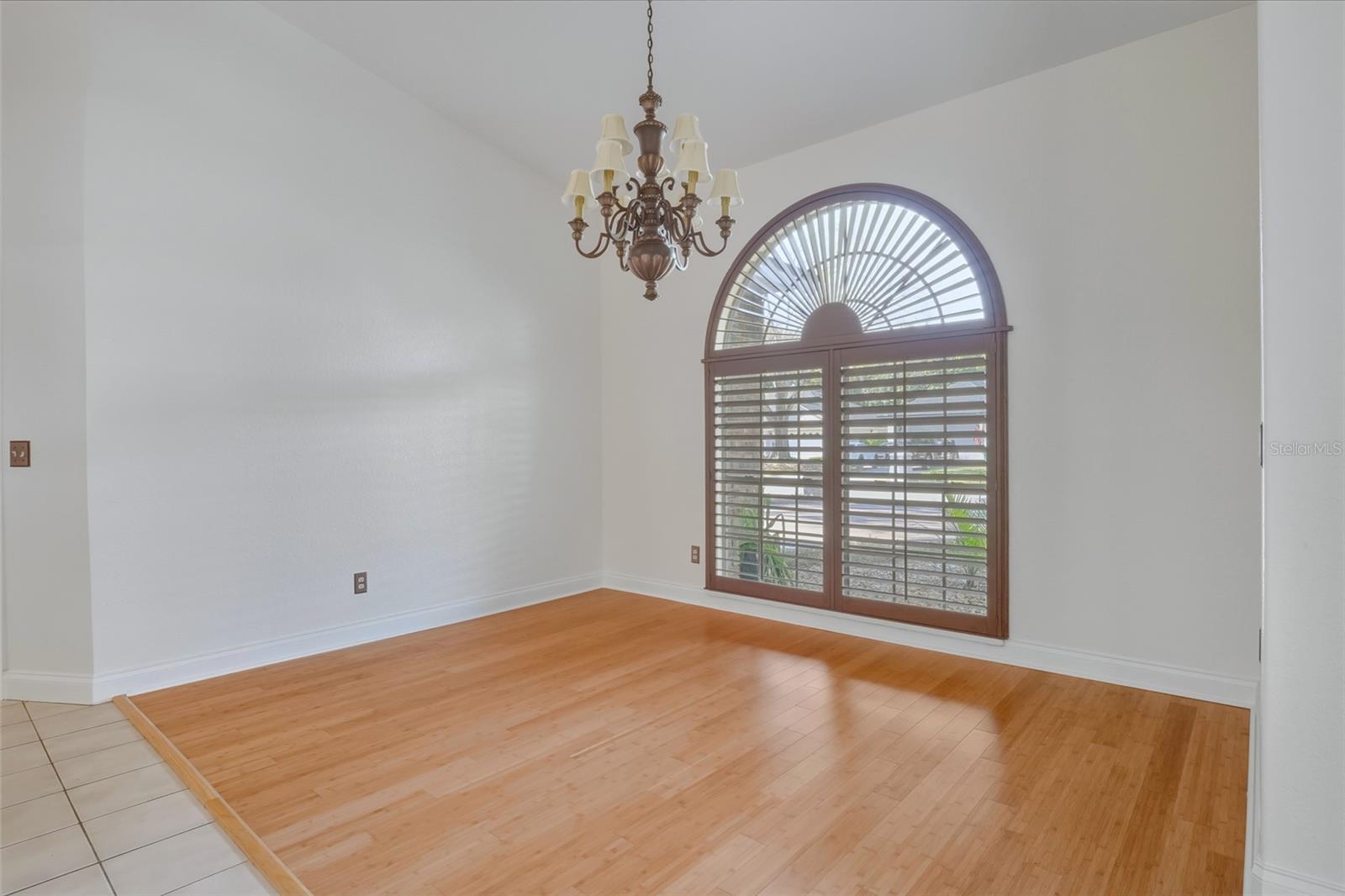 Image 15 of 47 For 7725 Apple Tree Circle