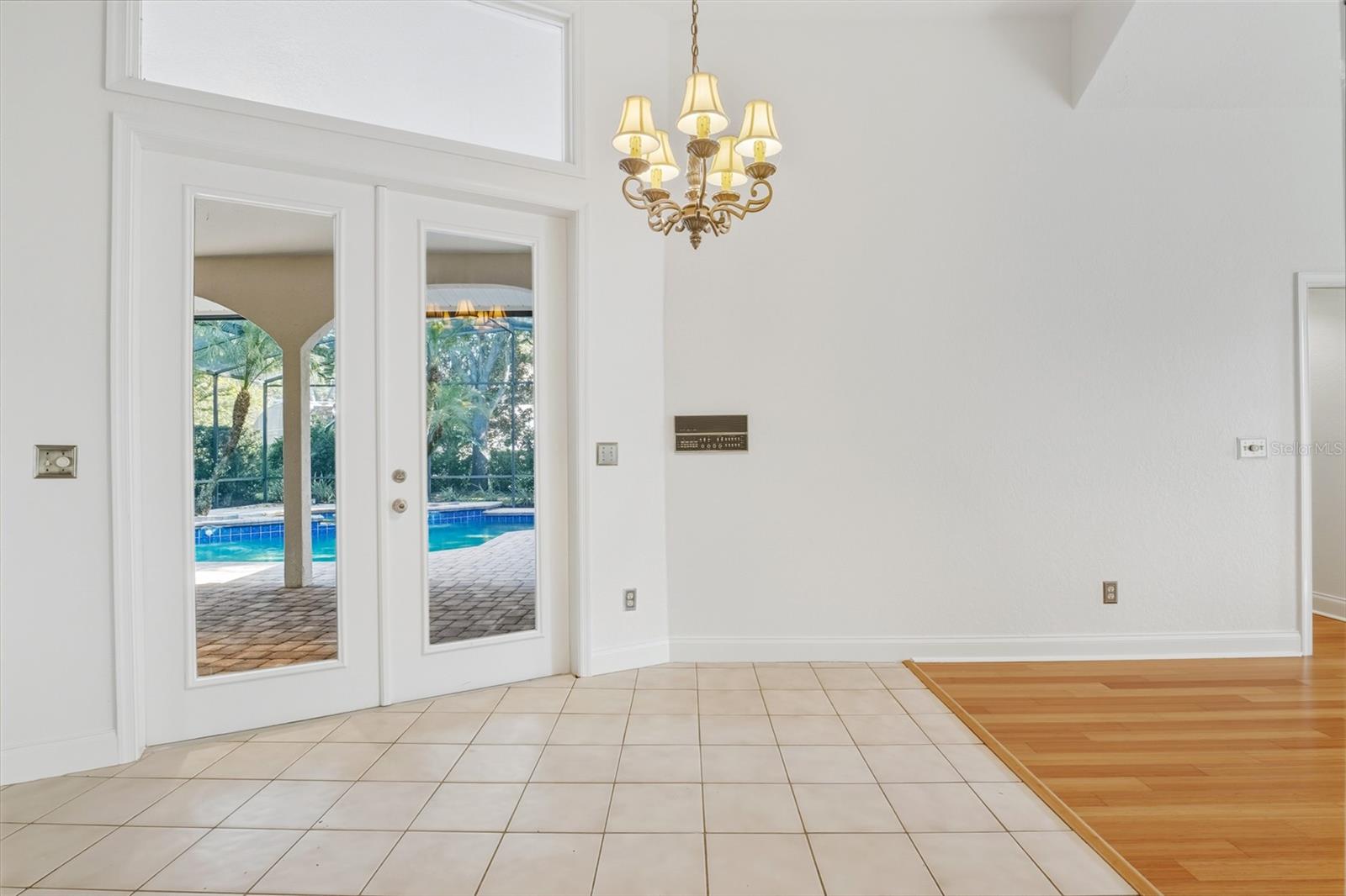 Image 17 of 47 For 7725 Apple Tree Circle