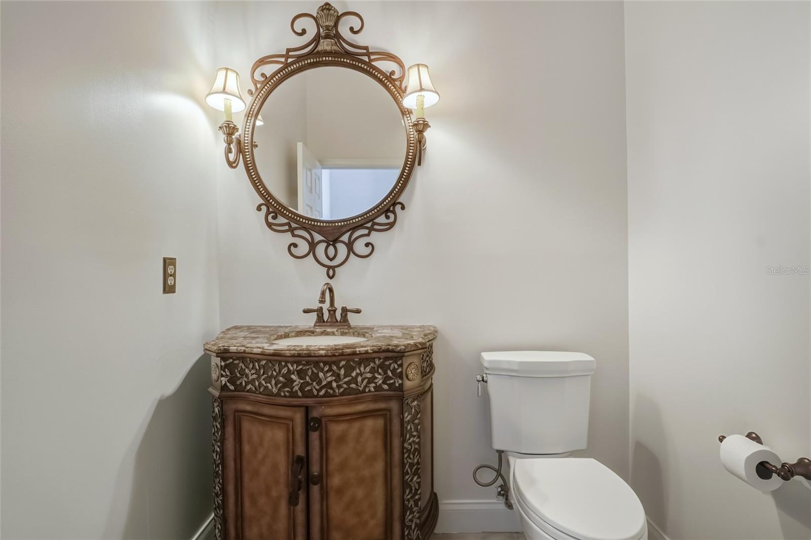 Image 20 of 47 For 7725 Apple Tree Circle