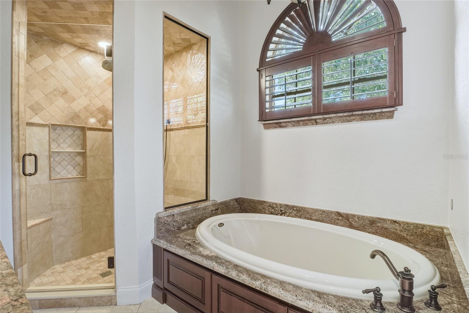 Image 23 of 47 For 7725 Apple Tree Circle