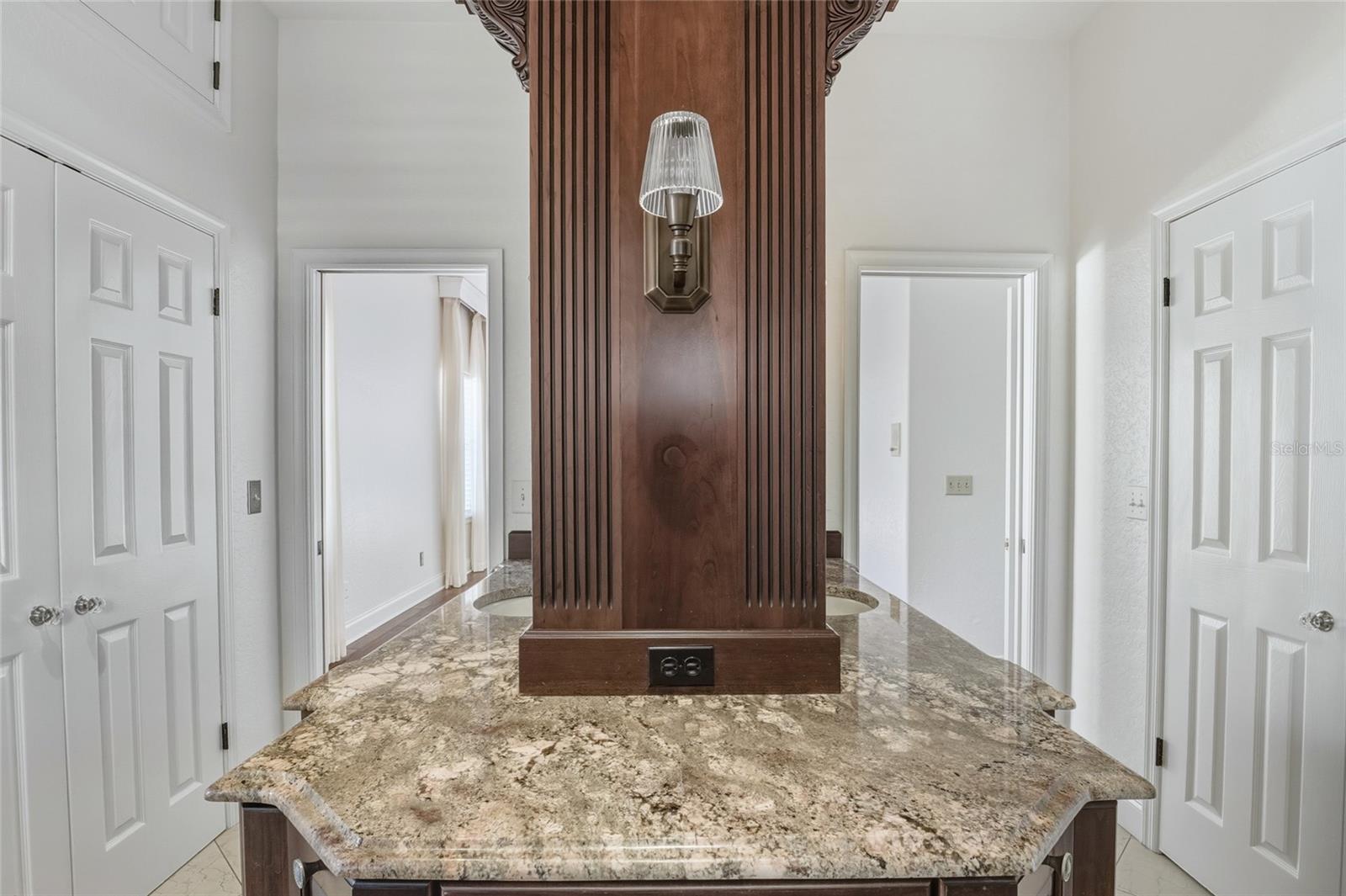 Image 24 of 47 For 7725 Apple Tree Circle