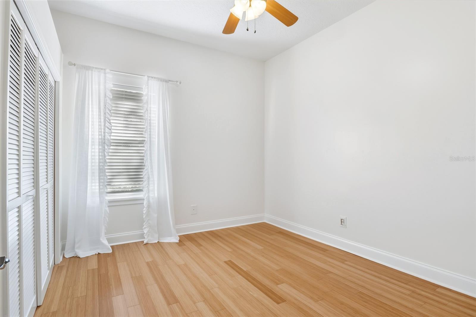 Image 25 of 47 For 7725 Apple Tree Circle