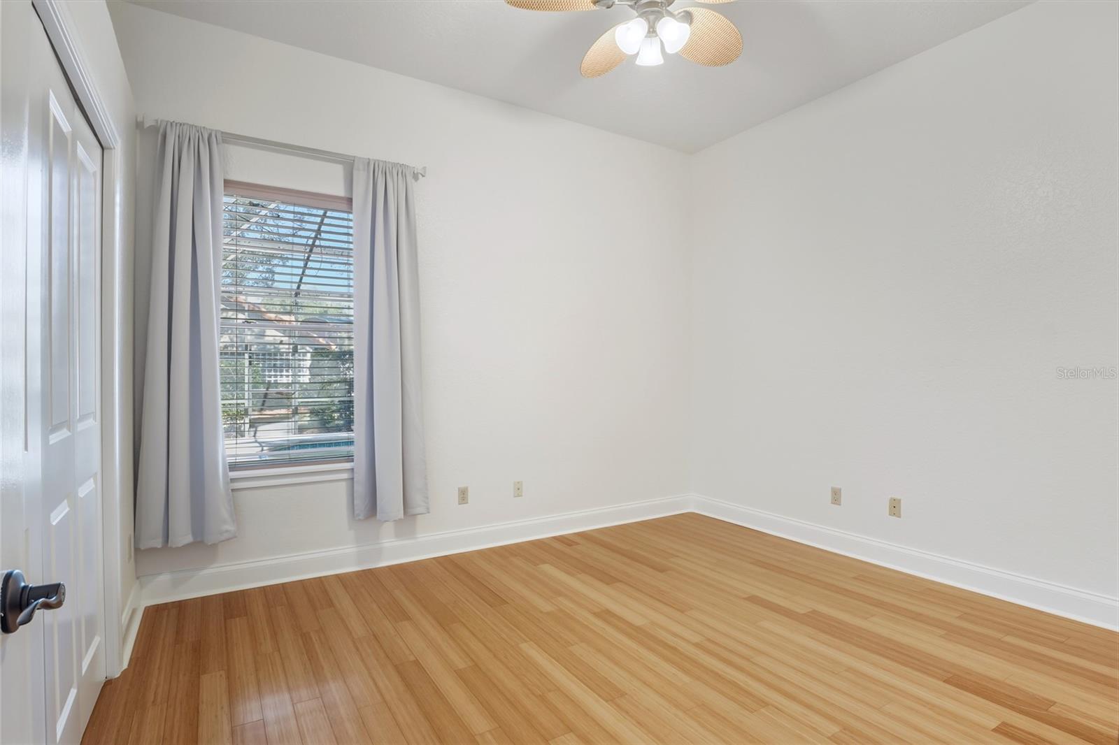 Image 28 of 47 For 7725 Apple Tree Circle