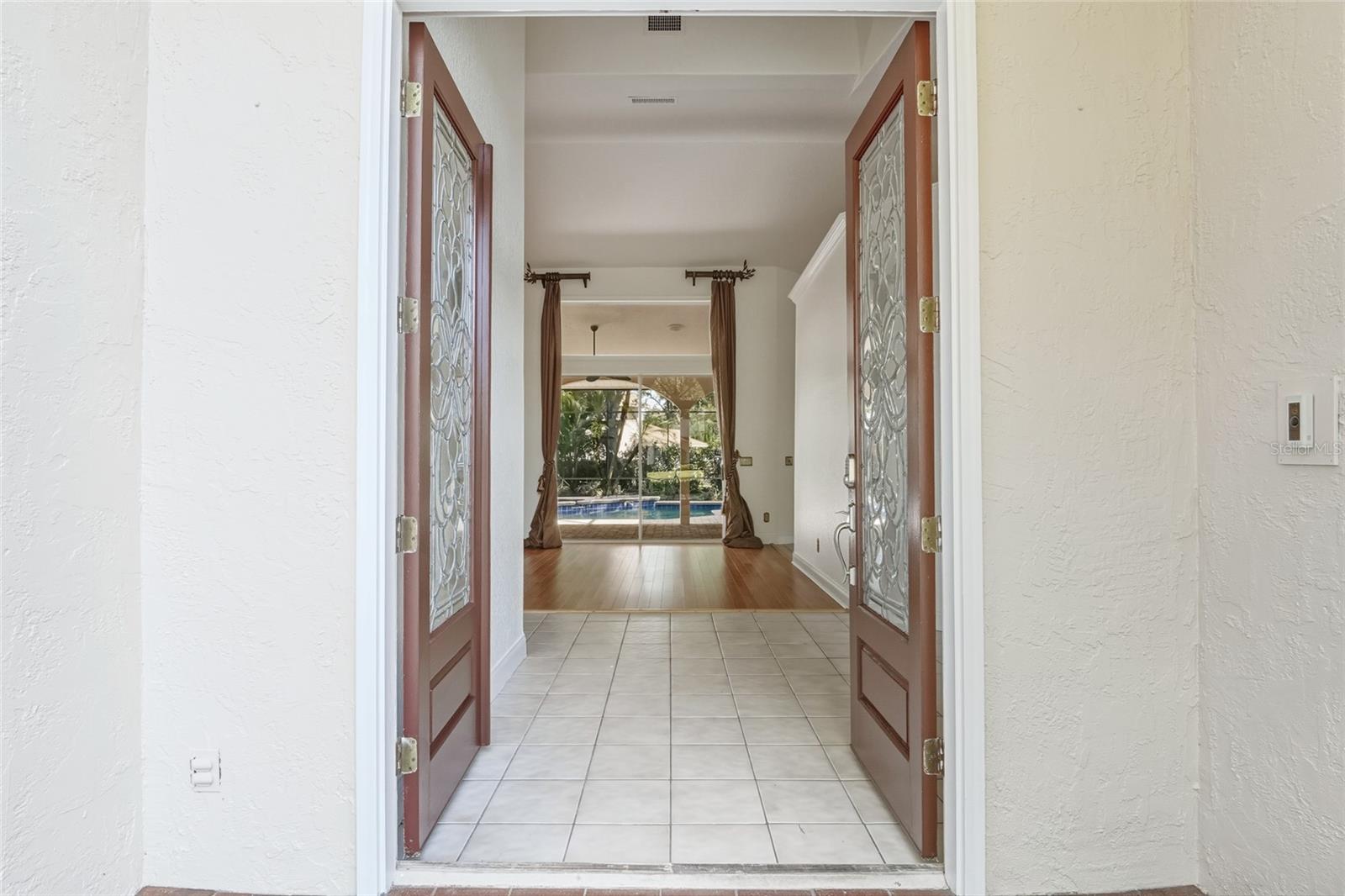 Image 3 of 47 For 7725 Apple Tree Circle