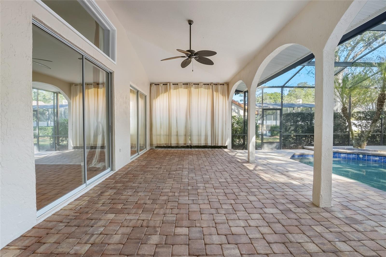 Image 8 of 47 For 7725 Apple Tree Circle