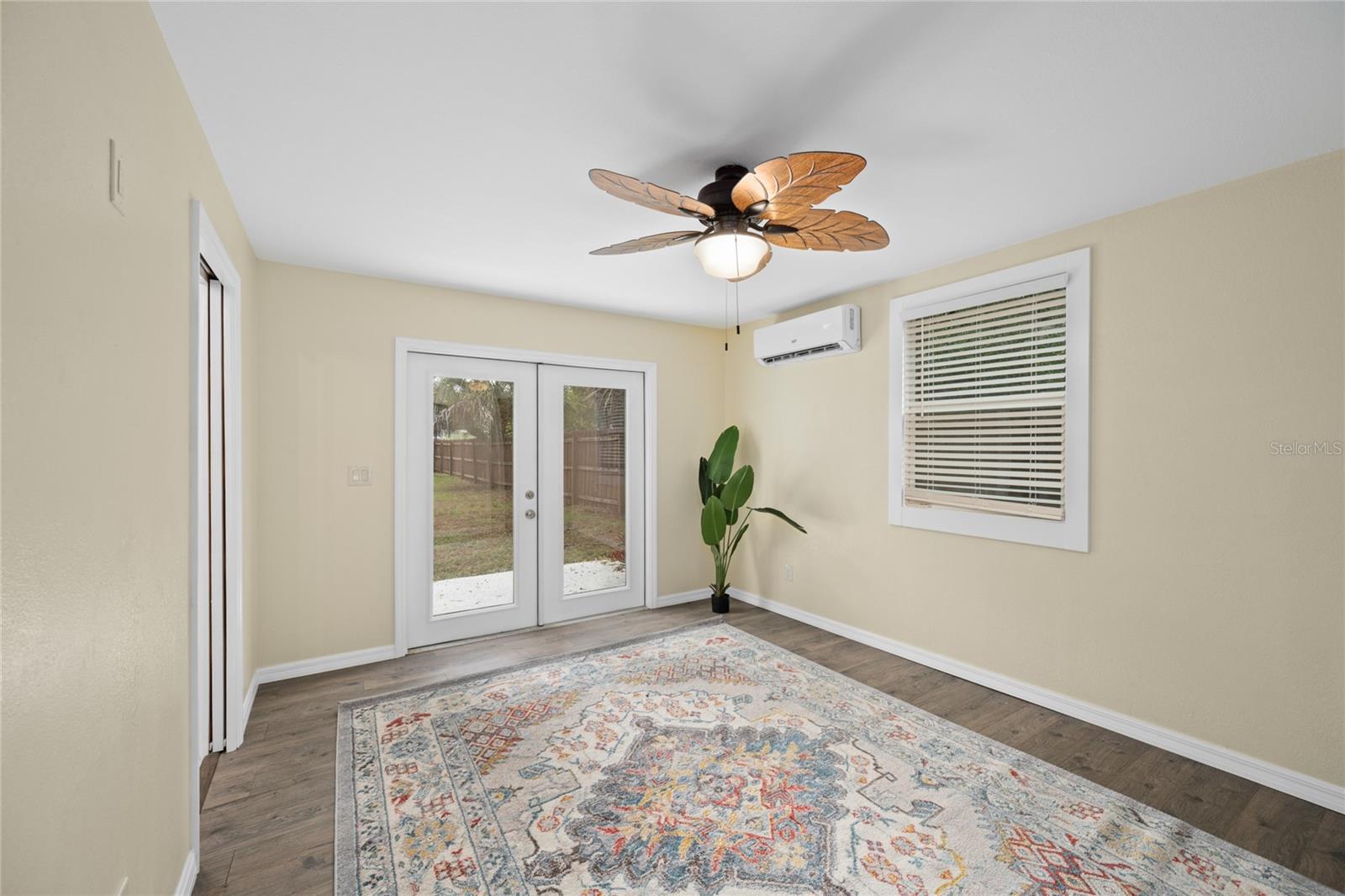 Image 17 of 39 For 245 Rhodes Street