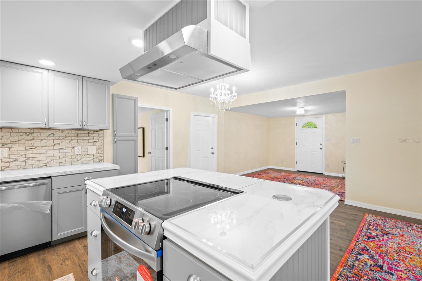 Image 6 of 39 For 245 Rhodes Street