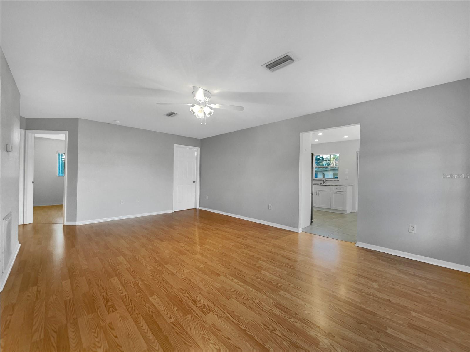 Image 7 of 20 For 1411 36th Avenue E