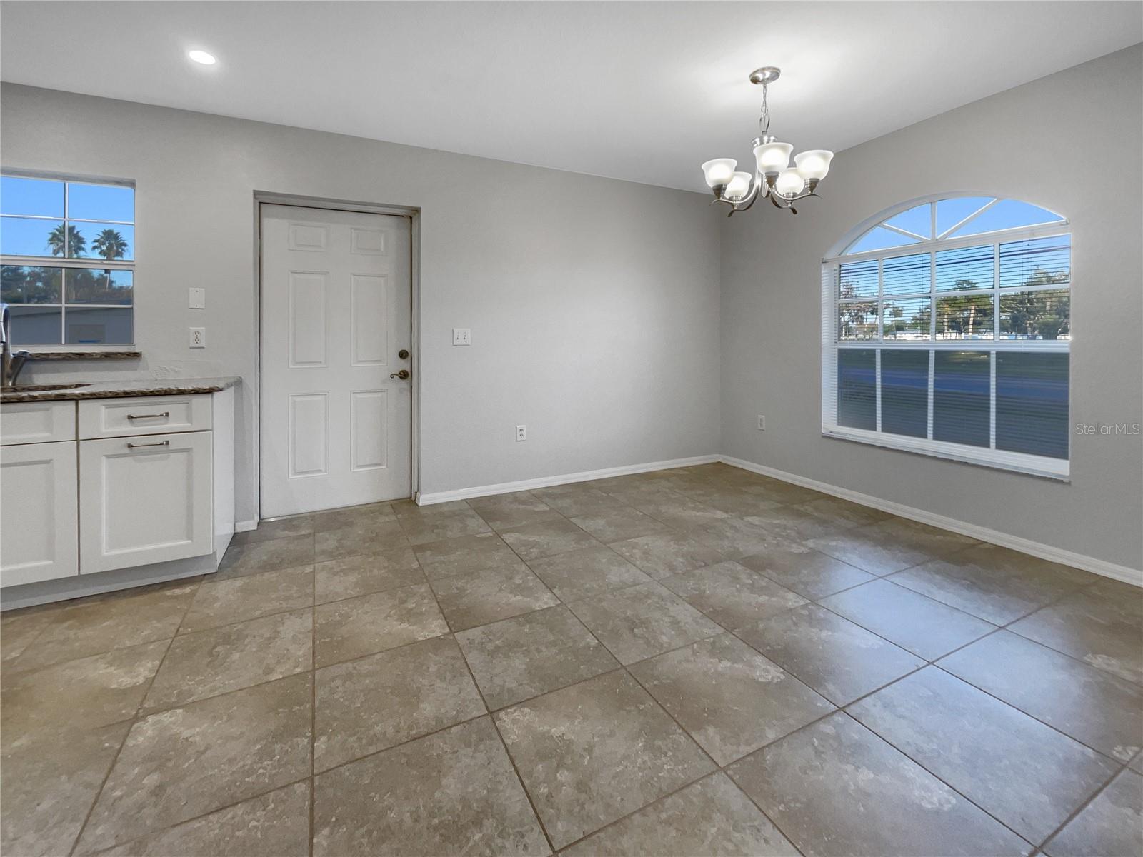 Image 8 of 20 For 1411 36th Avenue E