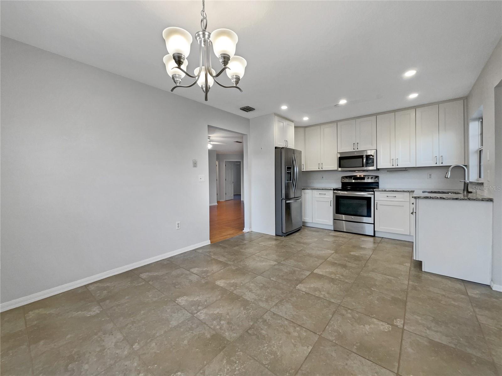 Image 9 of 20 For 1411 36th Avenue E