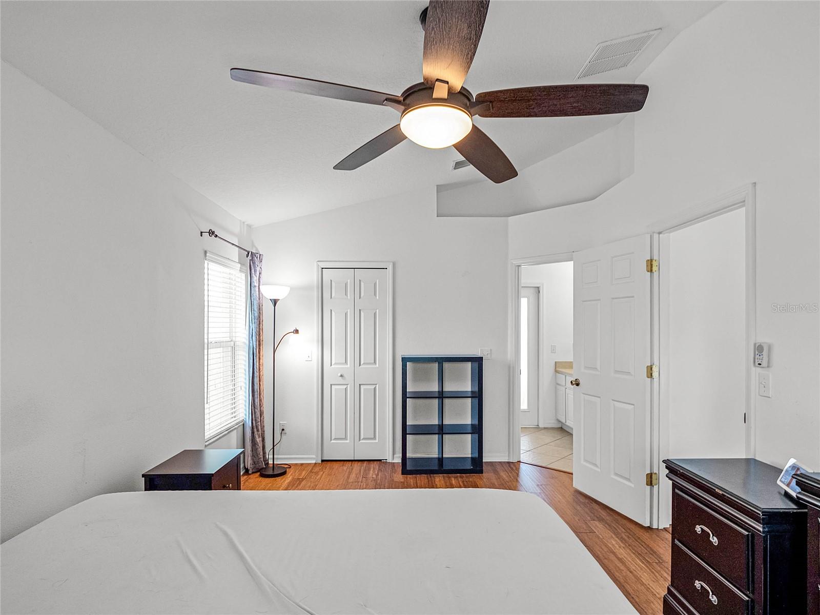 Image 22 of 39 For 794 Selby Street