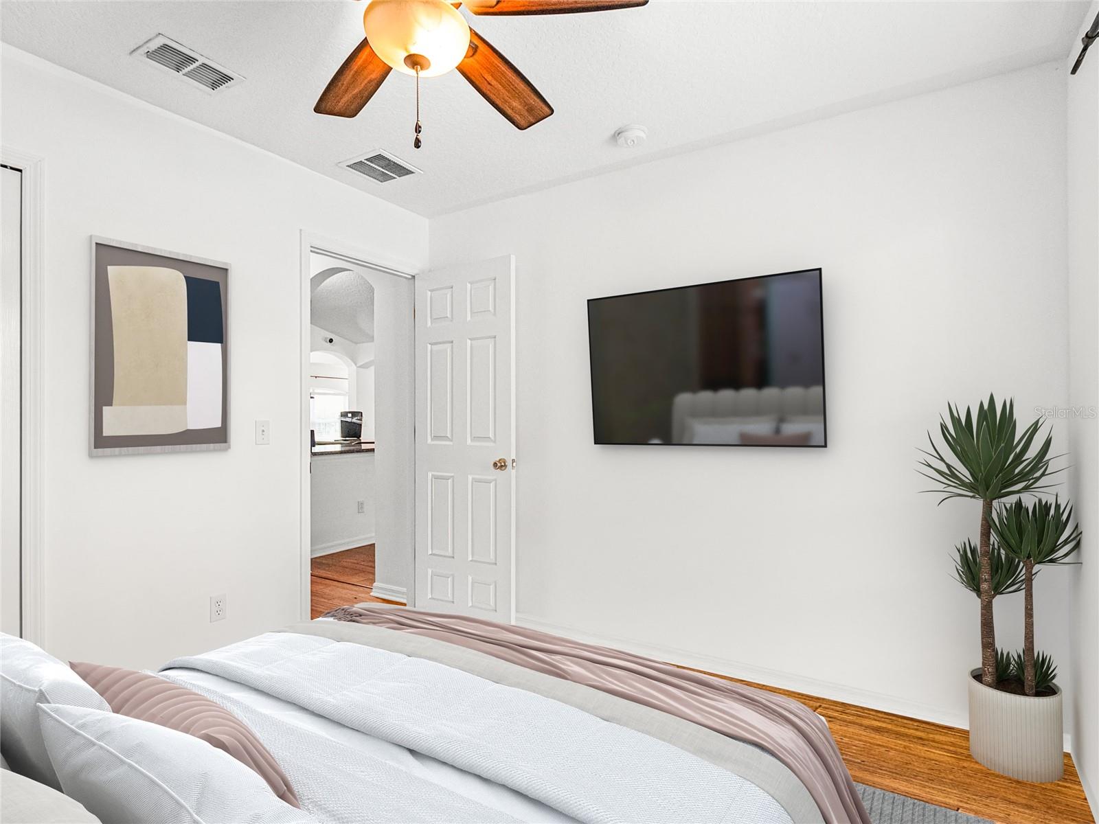 Image 28 of 39 For 794 Selby Street