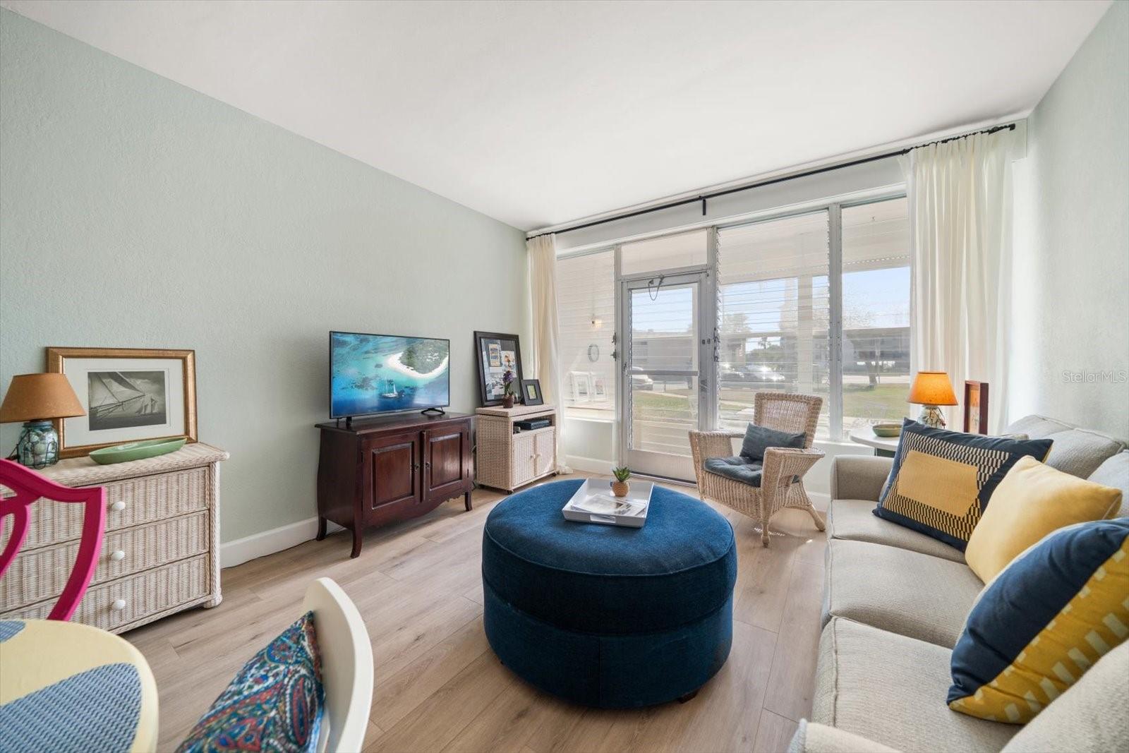 Image 15 of 32 For 7050 Sunset Way 6