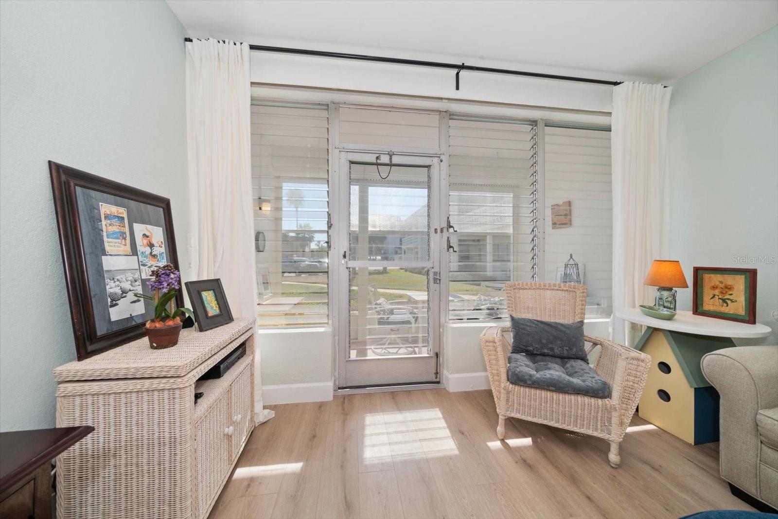 Image 16 of 32 For 7050 Sunset Way 6