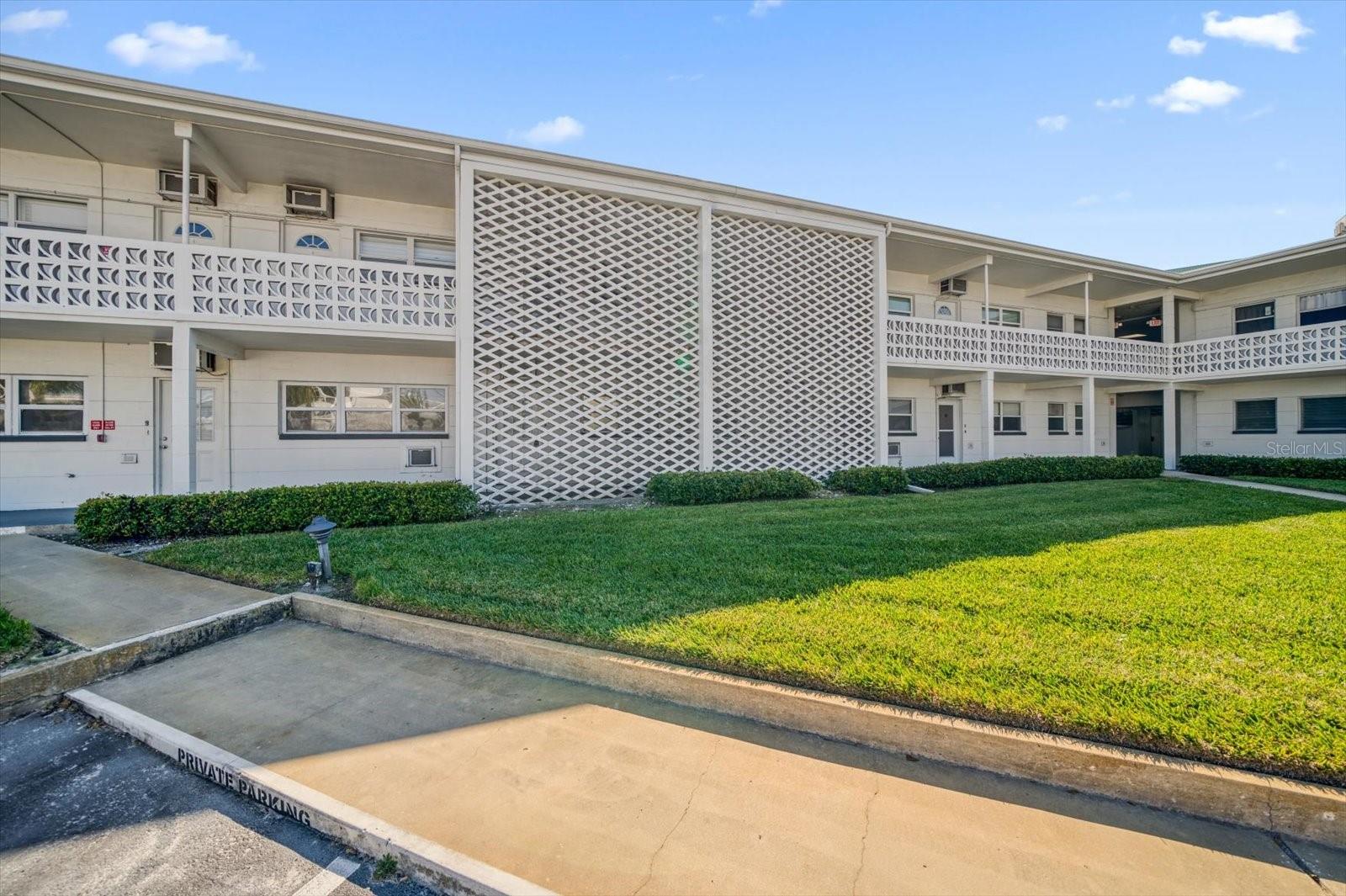 Image 2 of 32 For 7050 Sunset Way 6