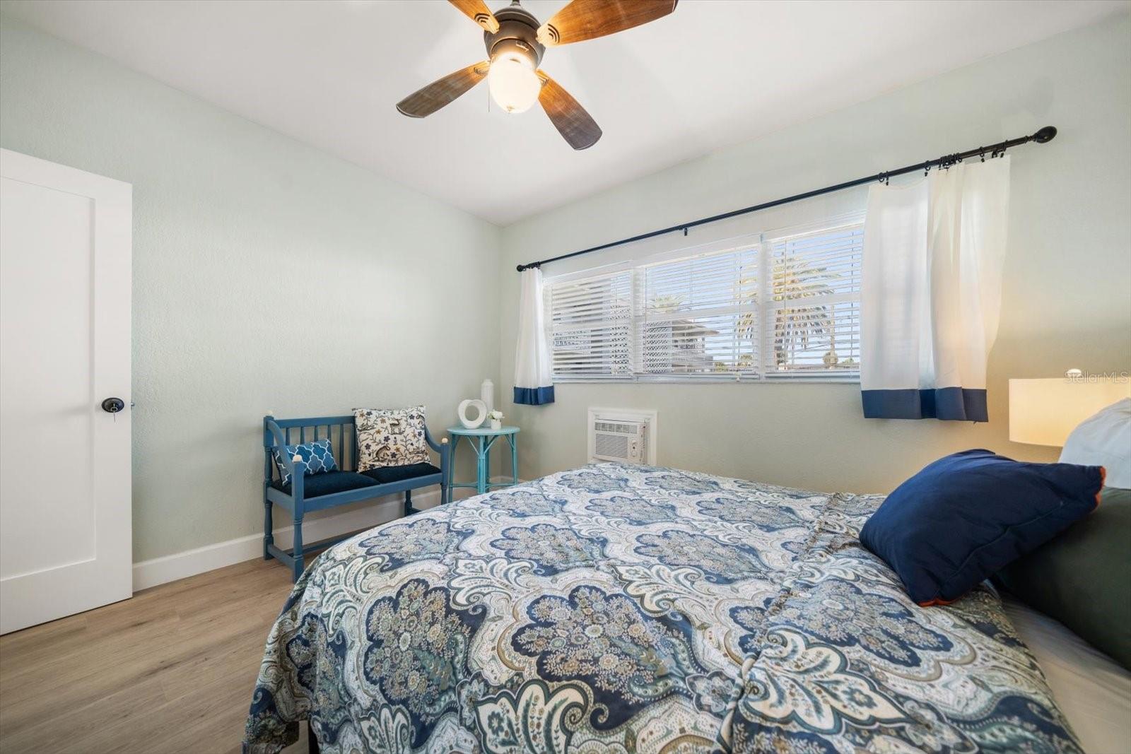 Image 23 of 32 For 7050 Sunset Way 6