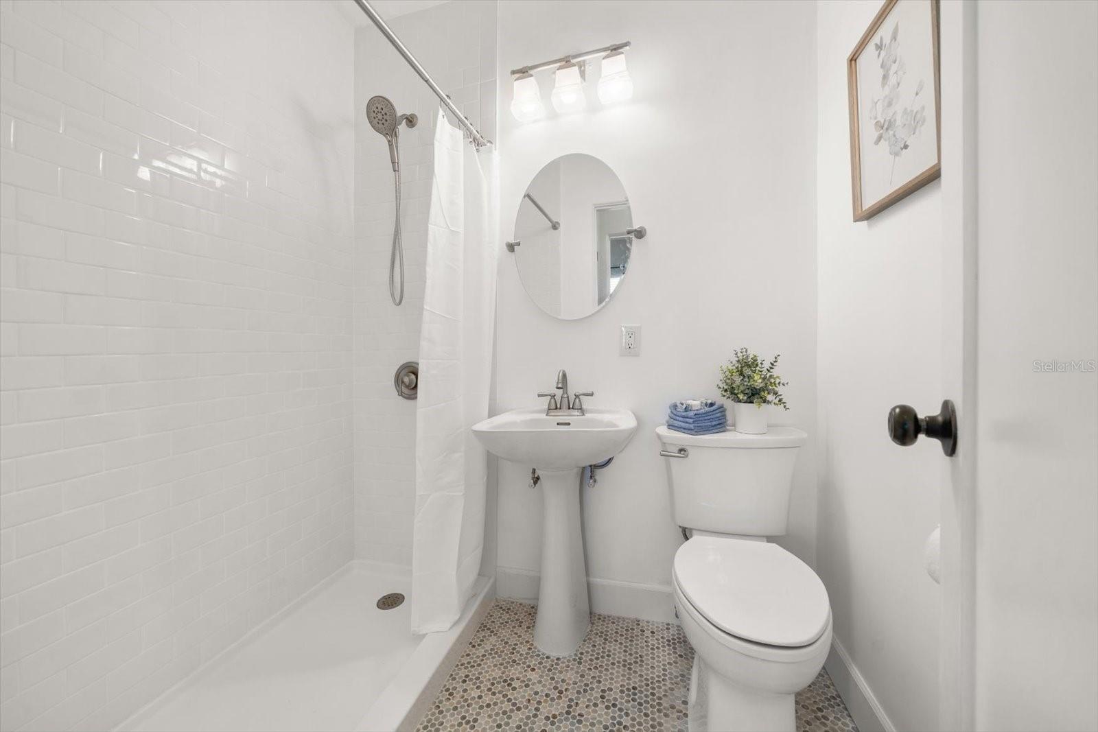 Image 25 of 32 For 7050 Sunset Way 6