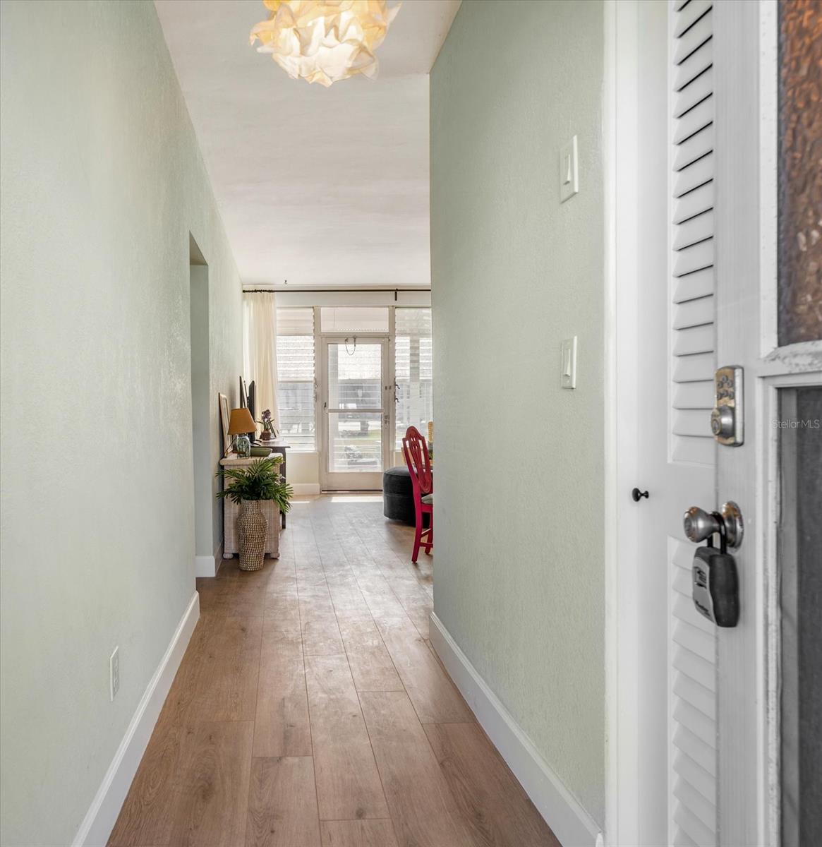 Image 4 of 32 For 7050 Sunset Way 6