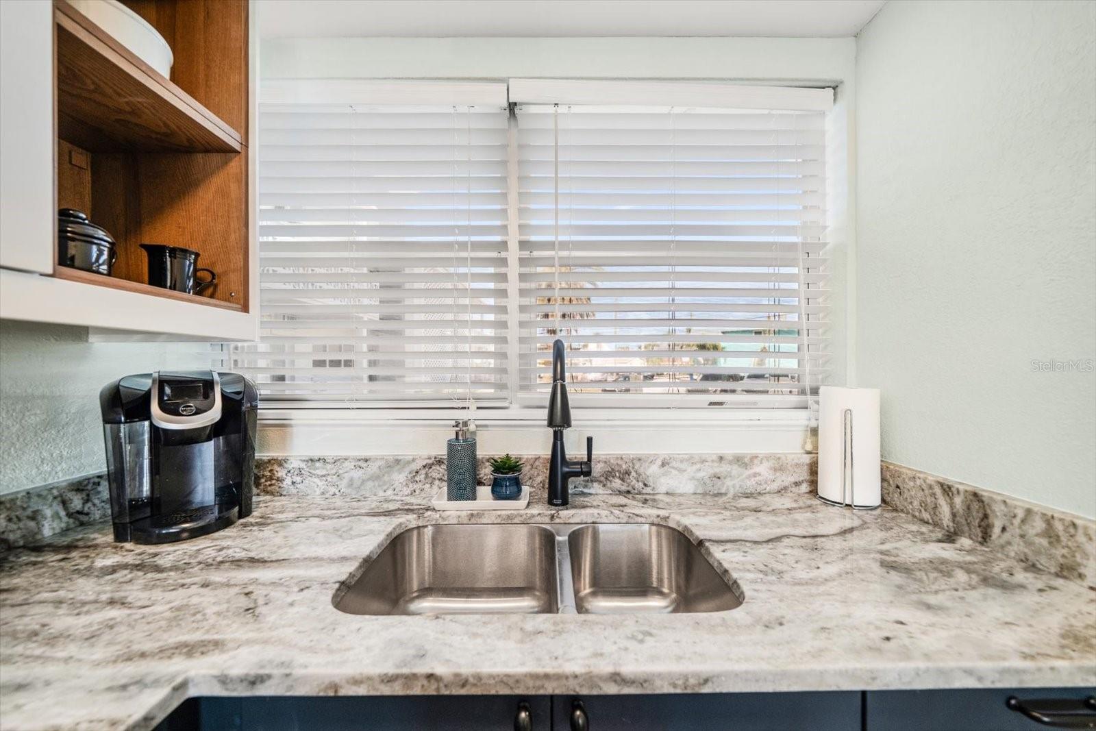 Image 9 of 32 For 7050 Sunset Way 6