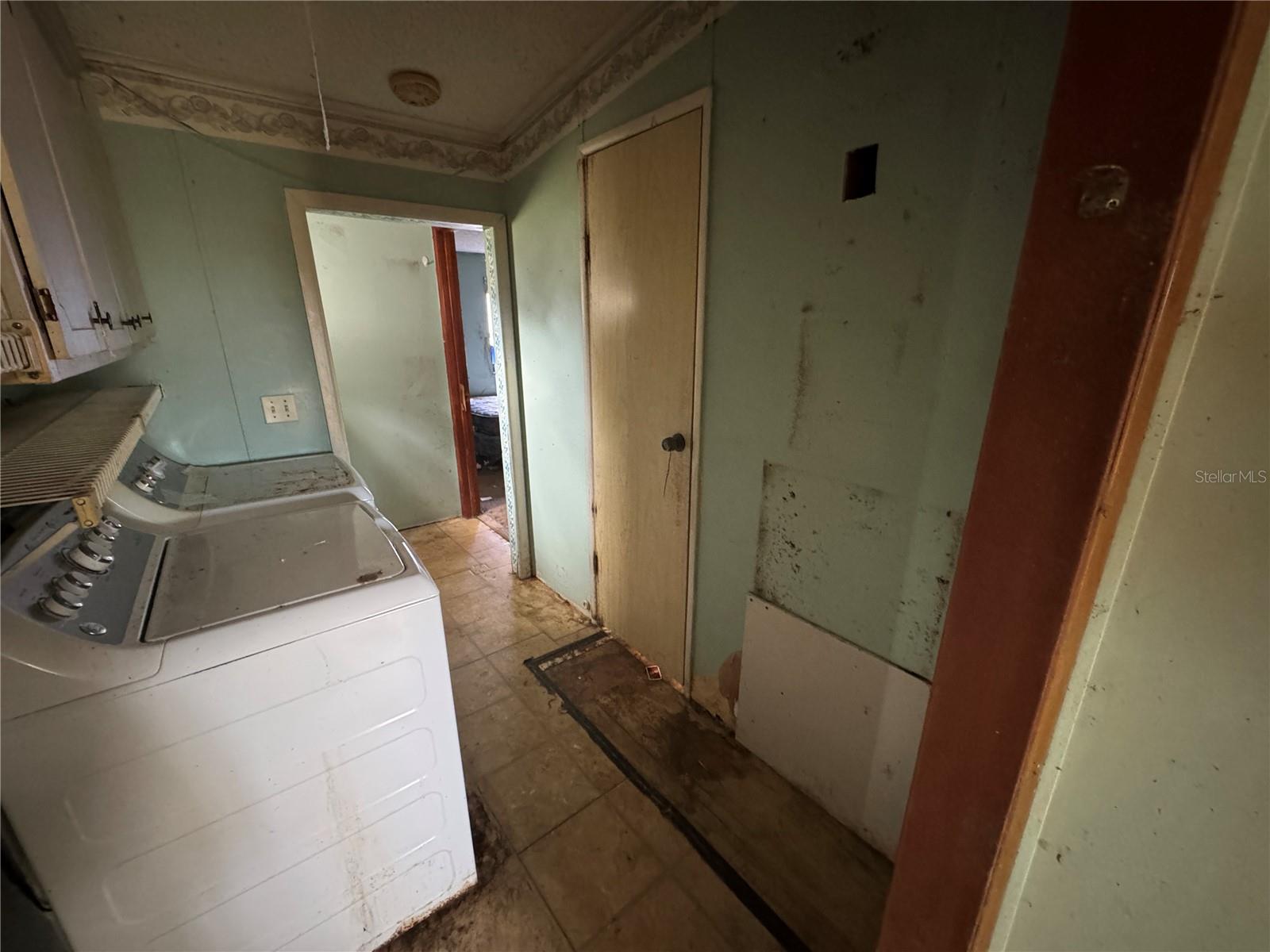 Image 14 of 25 For 217 Ellsworth Drive