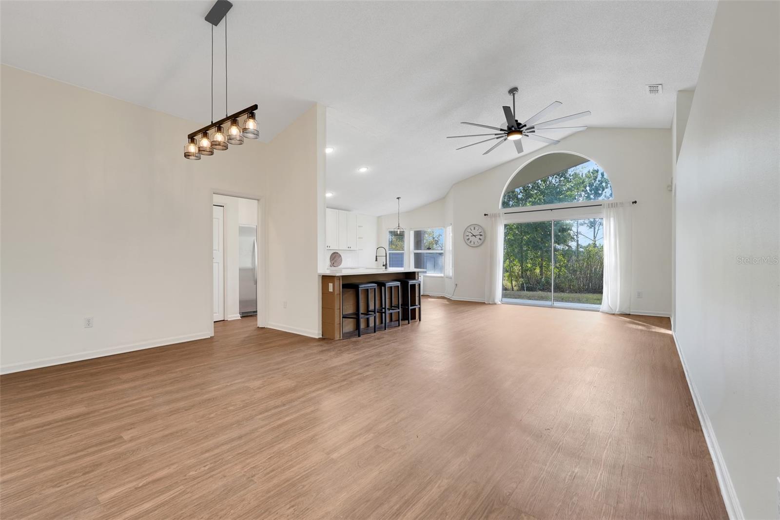 Image 11 of 24 For 15722 Autumn Glen Avenue