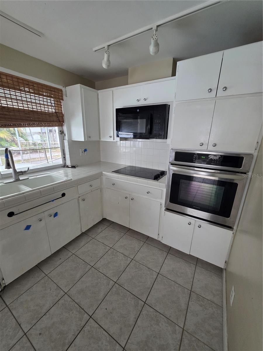 Image 3 of 9 For 6011 19th Avenue