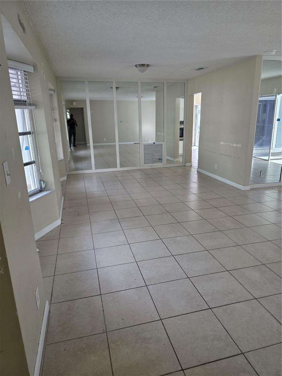 Image 5 of 9 For 6011 19th Avenue