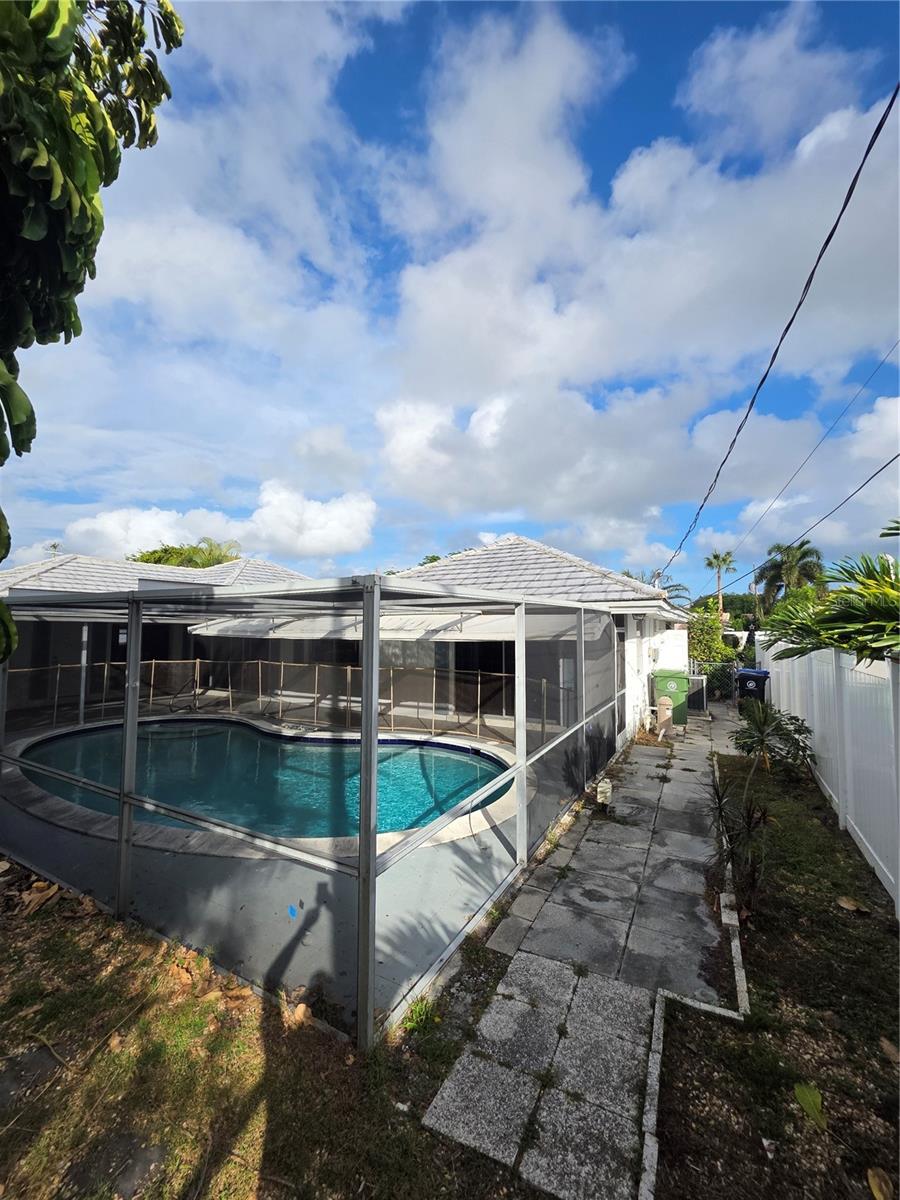 Image 8 of 9 For 6011 19th Avenue