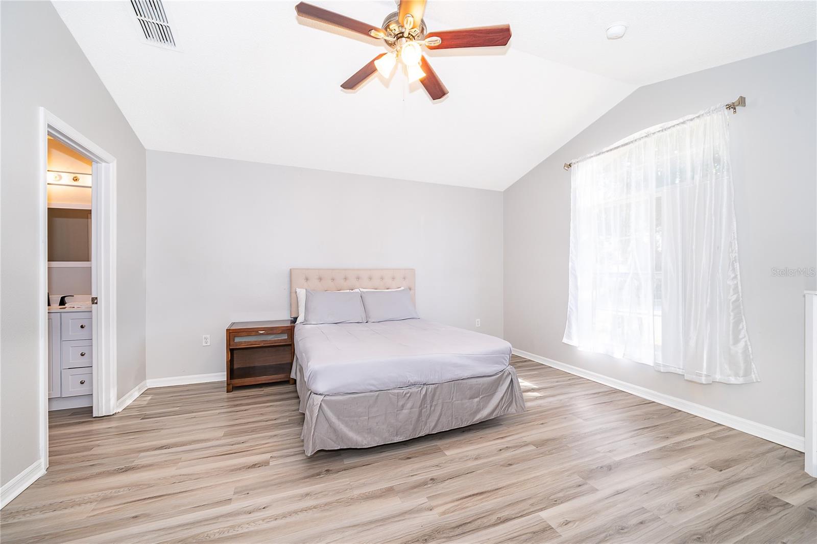 Image 5 of 27 For 1106 Liberty Hall Drive