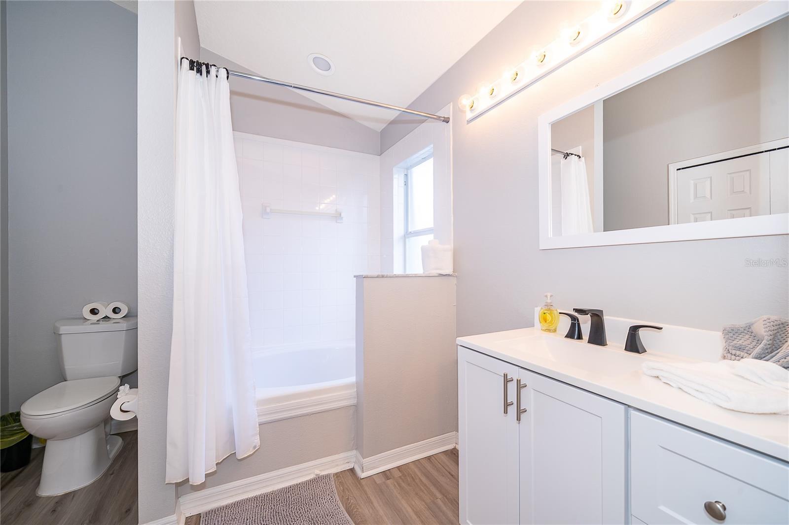 Image 6 of 27 For 1106 Liberty Hall Drive