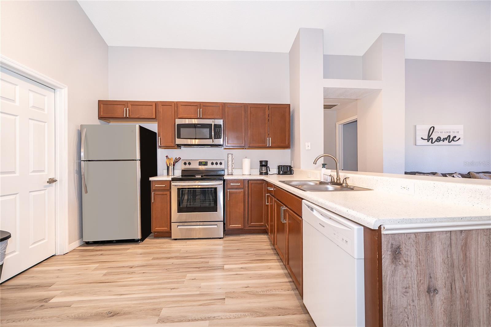 Image 9 of 27 For 1106 Liberty Hall Drive