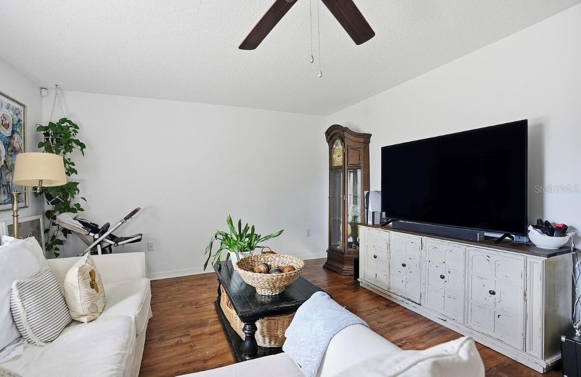 Image 7 of 42 For 11077 Jenny Wren Road