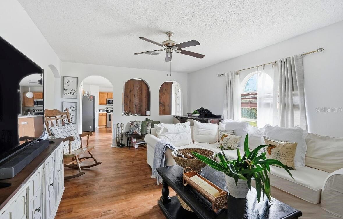 Image 8 of 42 For 11077 Jenny Wren Road