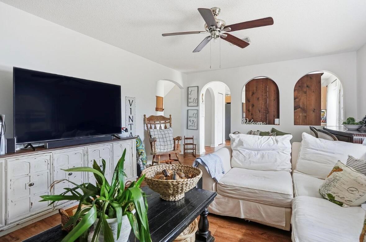 Image 9 of 42 For 11077 Jenny Wren Road