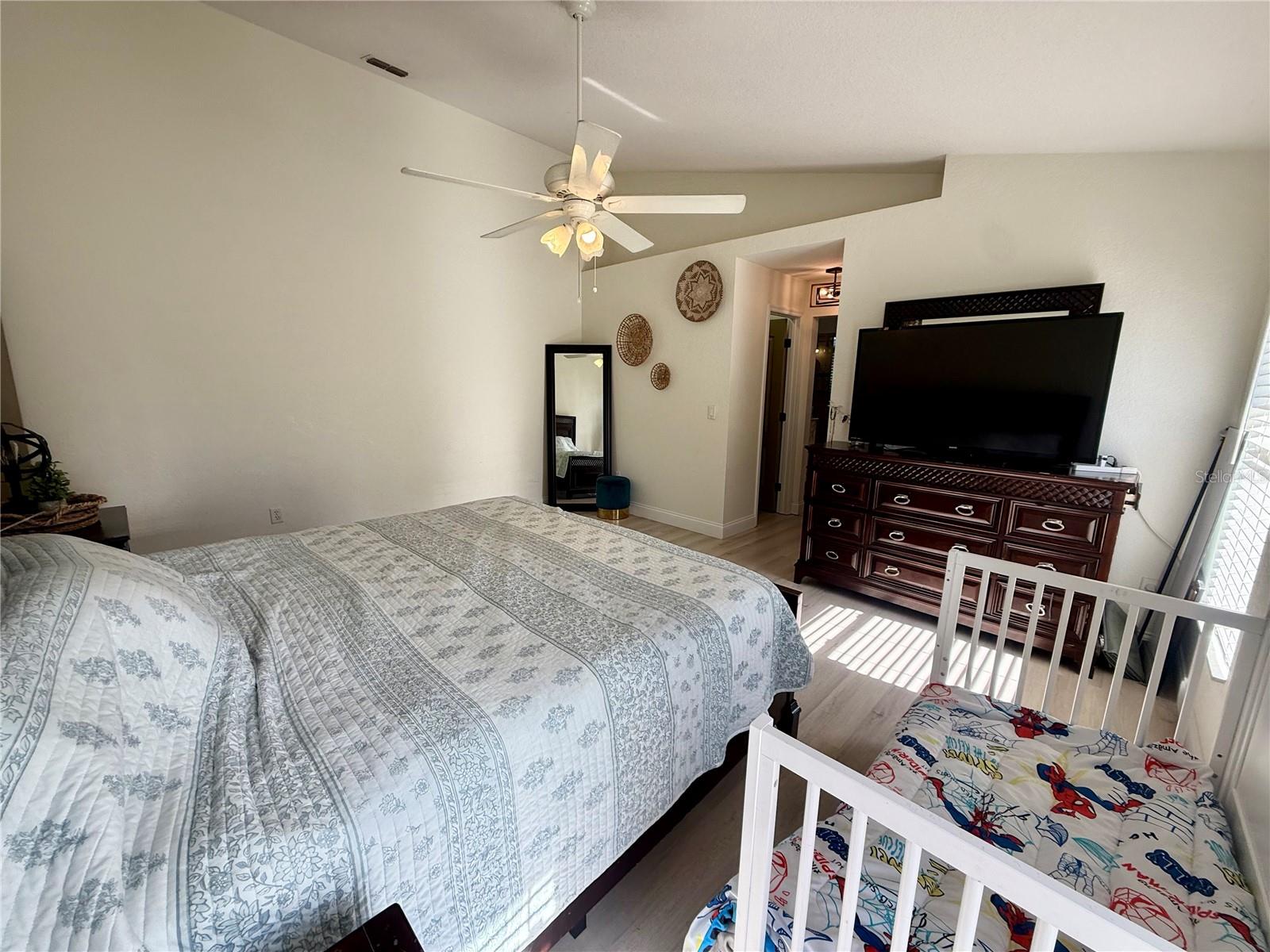 Image 17 of 48 For 819 Ardenleigh Drive