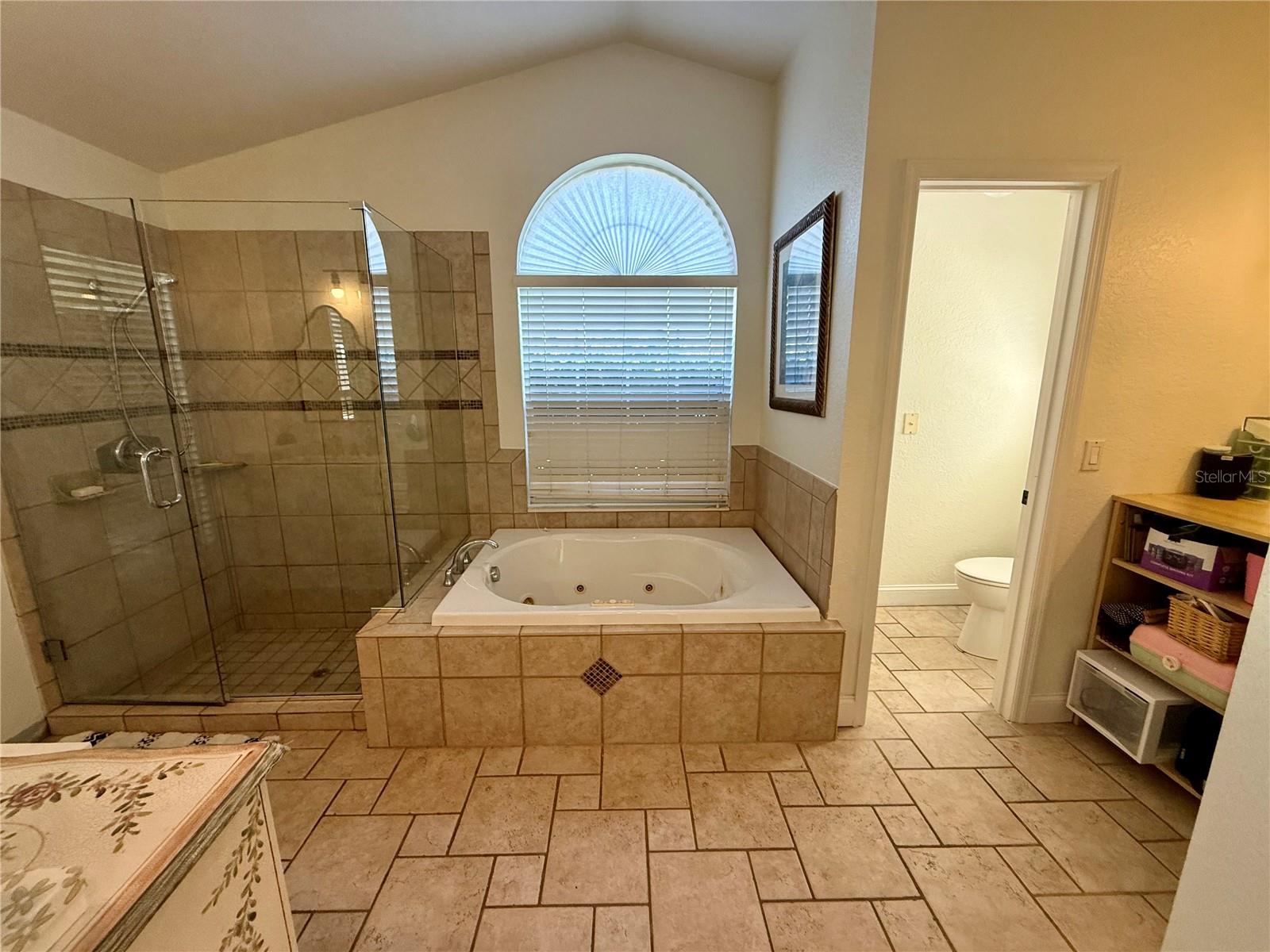 Image 20 of 48 For 819 Ardenleigh Drive