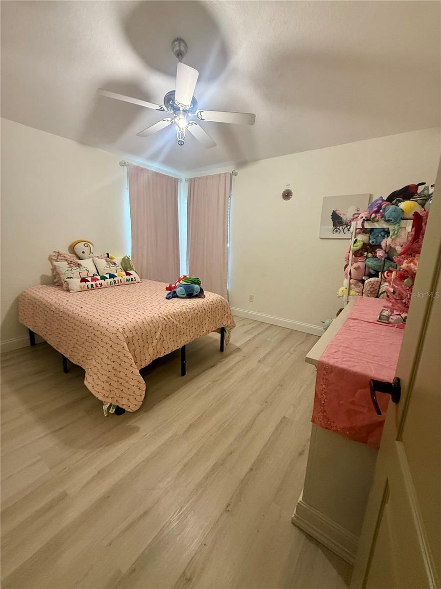 Image 28 of 48 For 819 Ardenleigh Drive