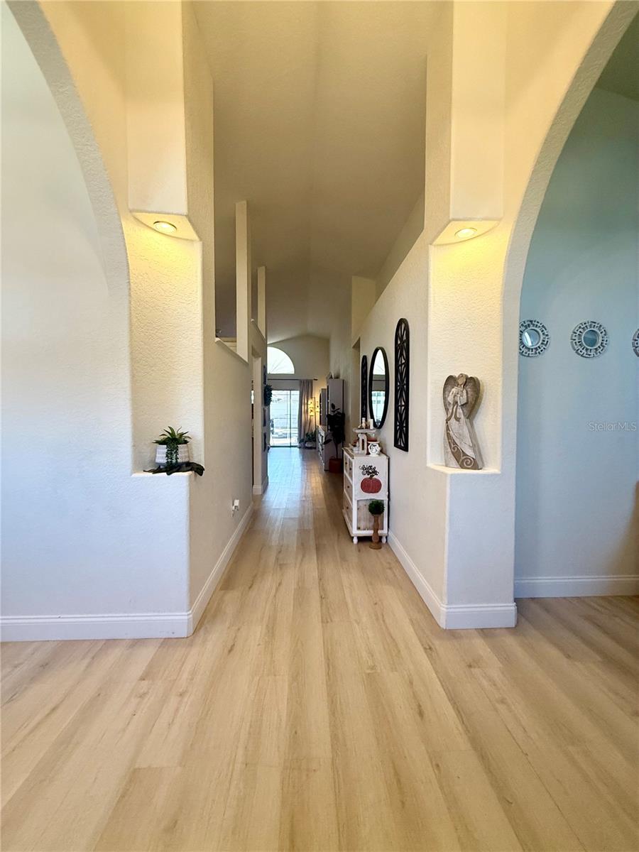 Image 3 of 48 For 819 Ardenleigh Drive