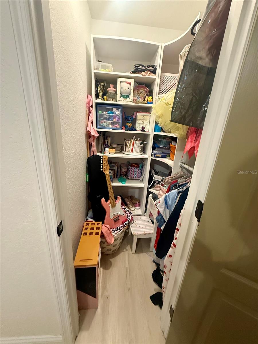 Image 30 of 48 For 819 Ardenleigh Drive