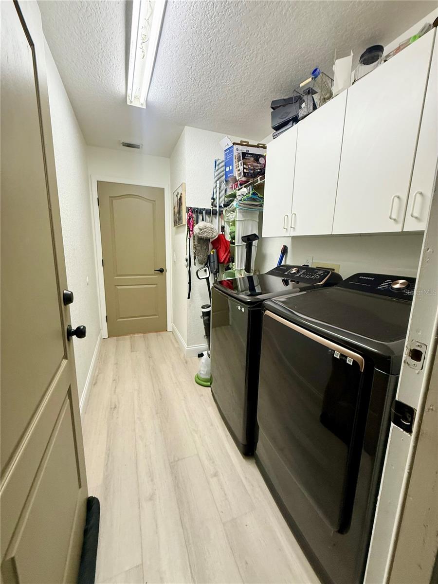 Image 37 of 48 For 819 Ardenleigh Drive