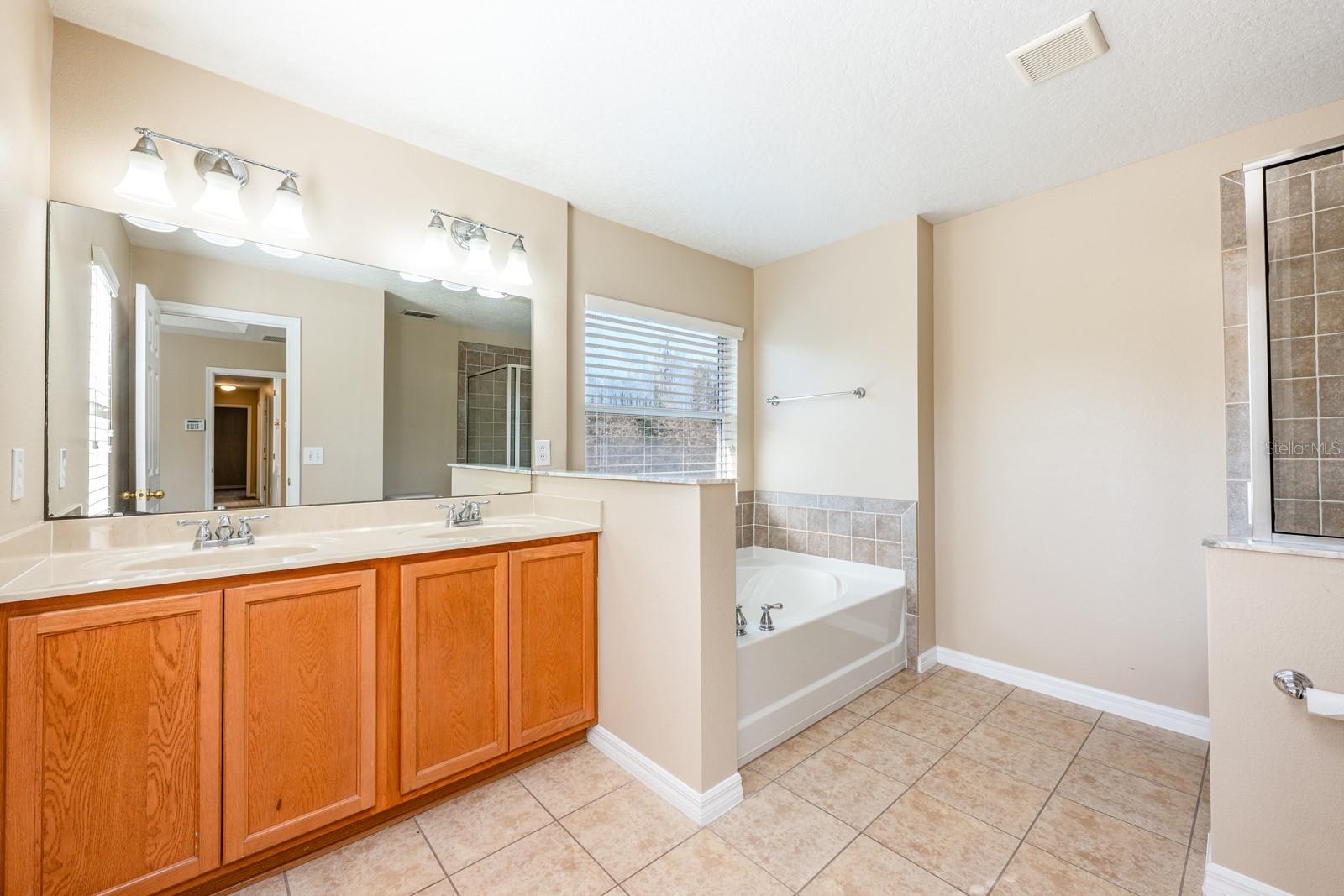 Image 16 of 34 For 516 Penny Royal Place