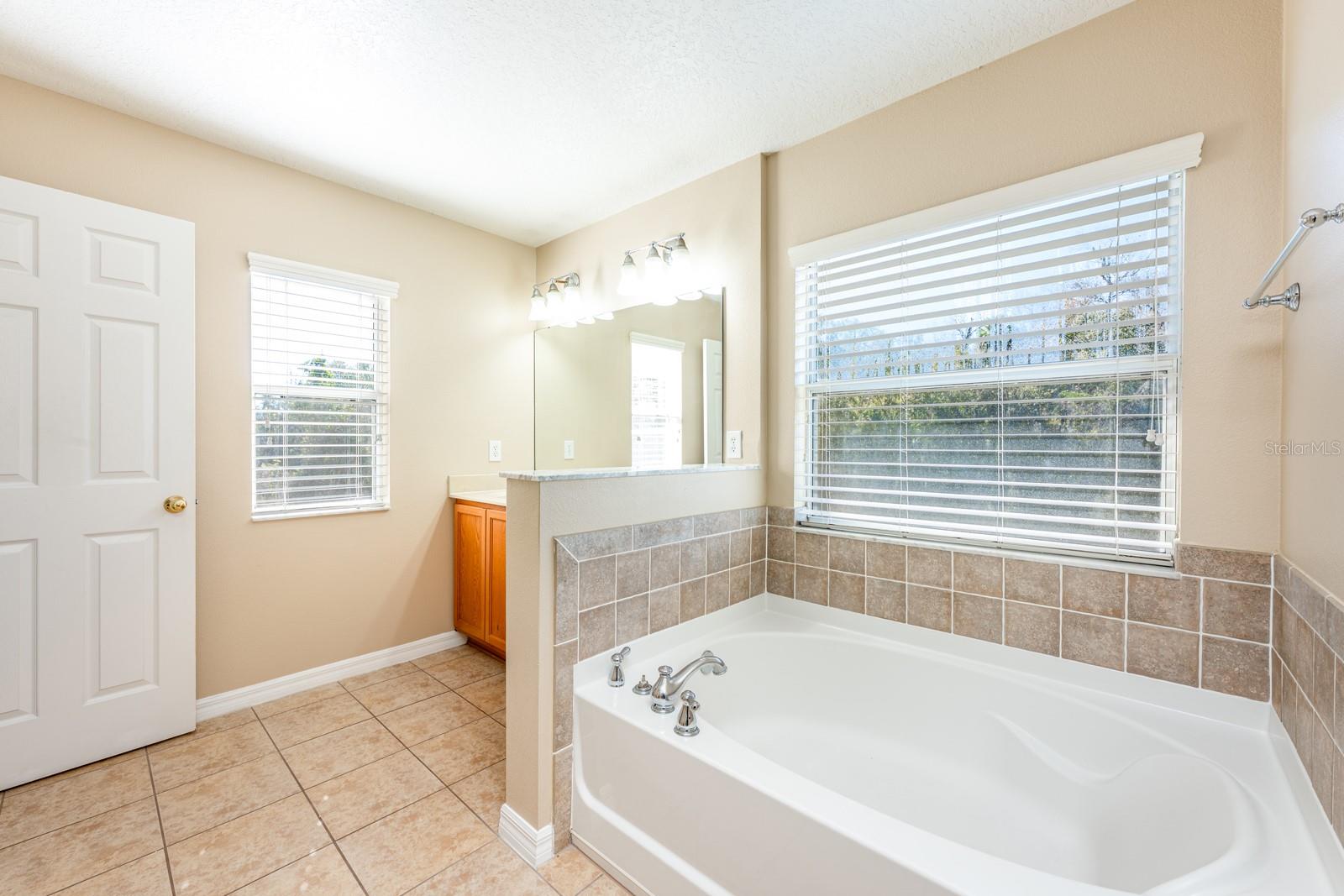 Image 17 of 34 For 516 Penny Royal Place