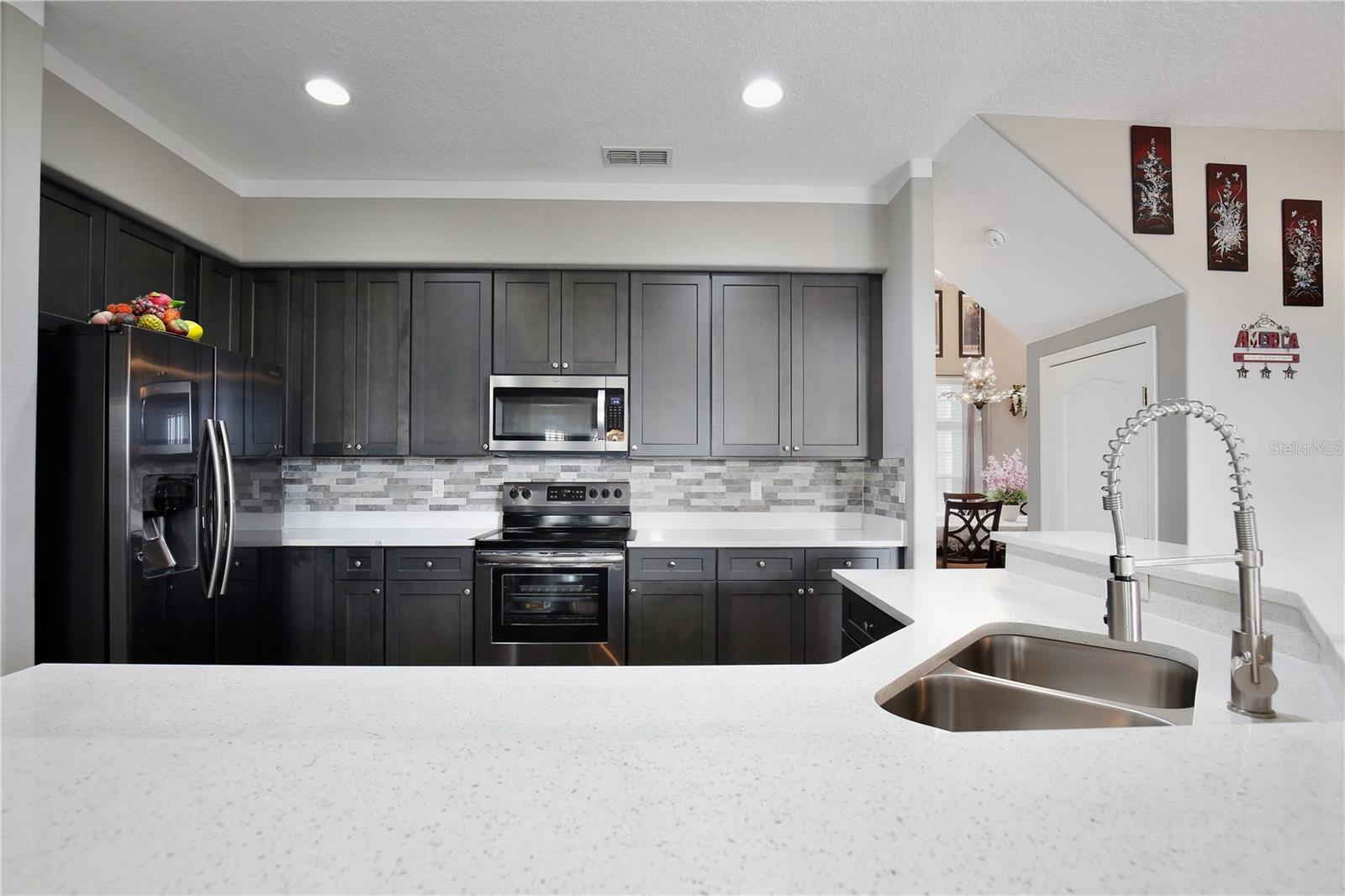 Image 10 of 44 For 5209 Cape Hatteras Drive