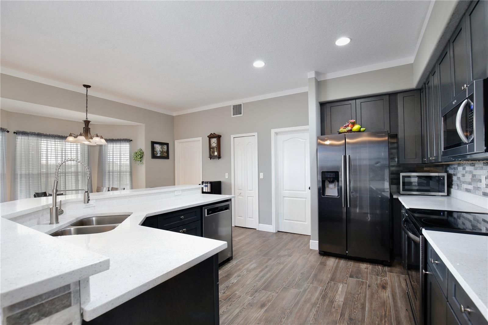 Image 11 of 44 For 5209 Cape Hatteras Drive