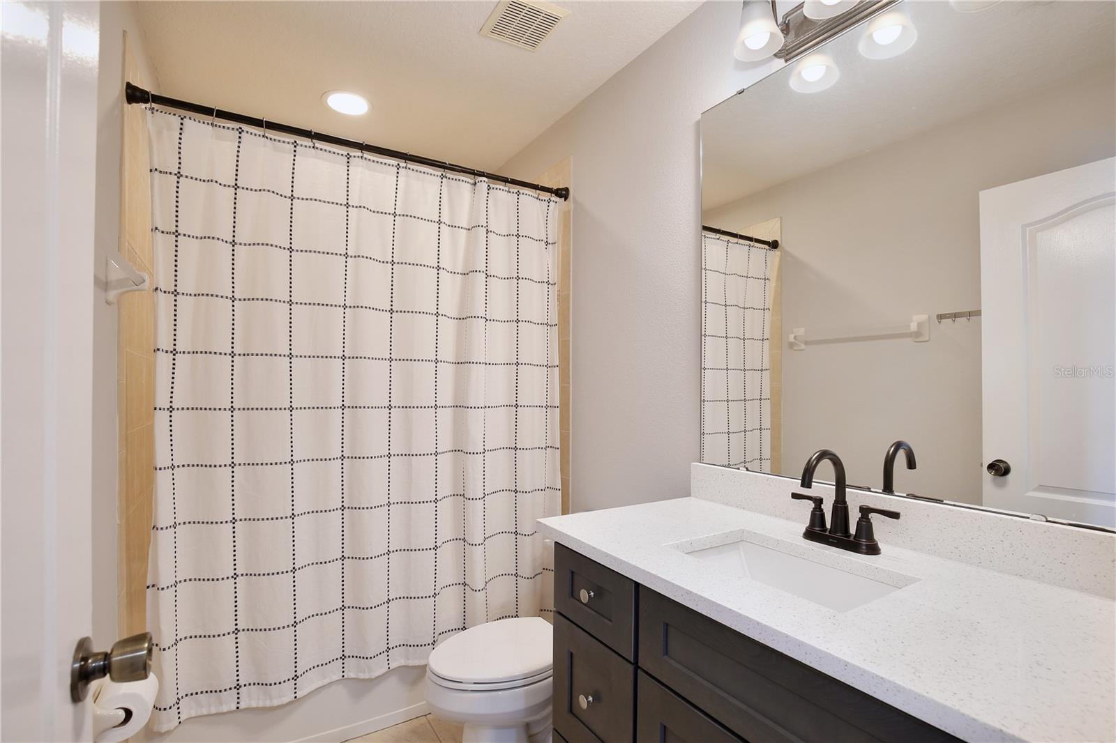 Image 24 of 44 For 5209 Cape Hatteras Drive